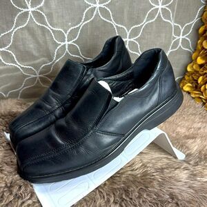 (S5) Aldo vintage men's black leather loafers, size 10.5